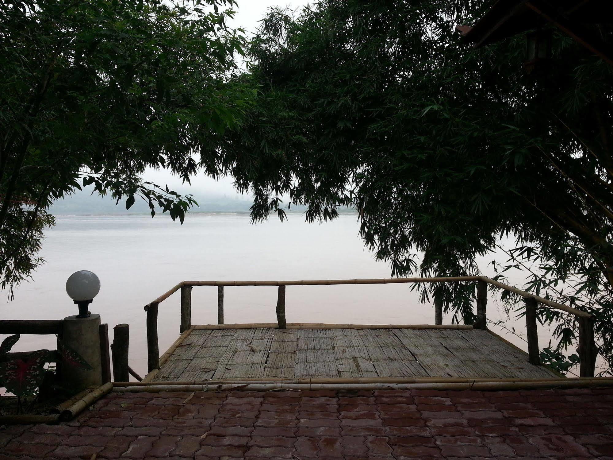 Rim Nam Kong Homestay Pak Chom Exterior foto
